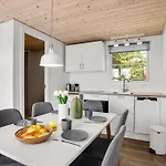 Dom wakacyjny Mattheus - 900m From The Sea By Interhome *