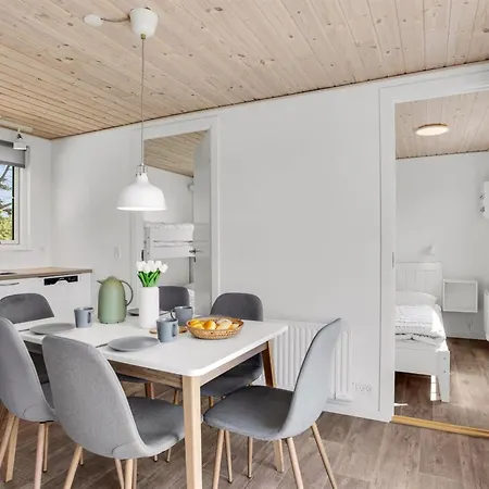 Dom wakacyjny Mattheus - 900m From The Sea By Interhome